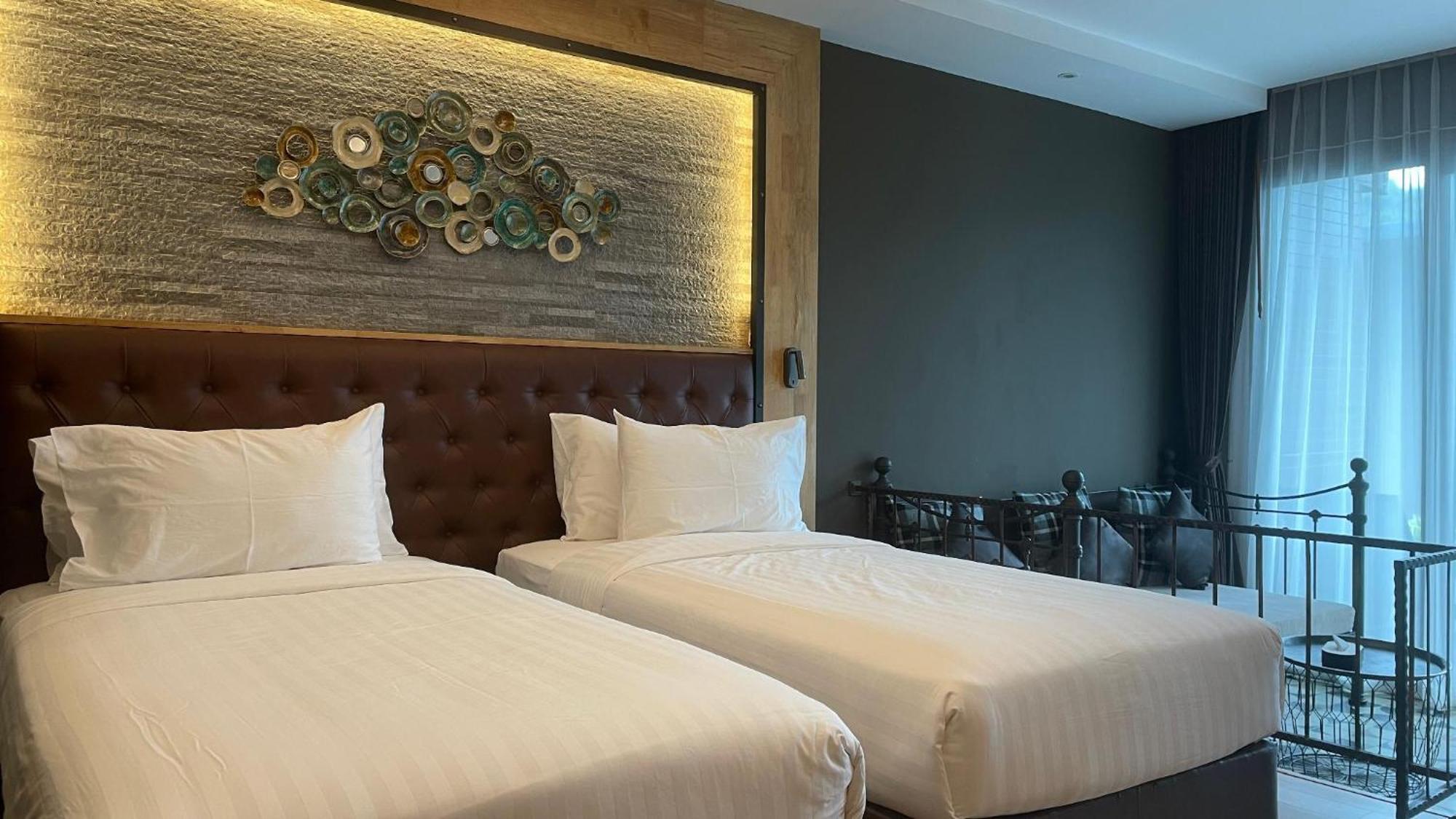 La Isla Pranburi Beach Resort Sam Roi Yot Esterno foto