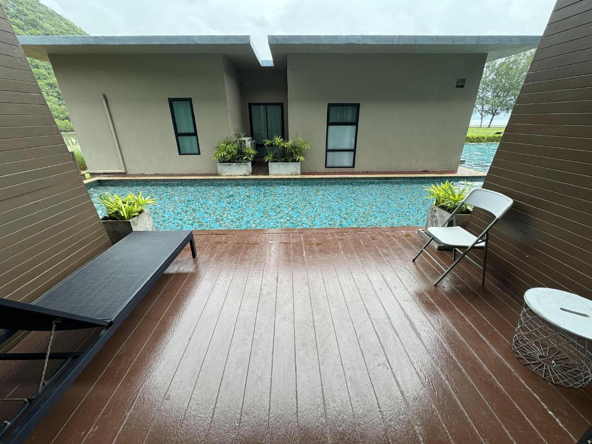 La Isla Pranburi Beach Resort Sam Roi Yot Esterno foto