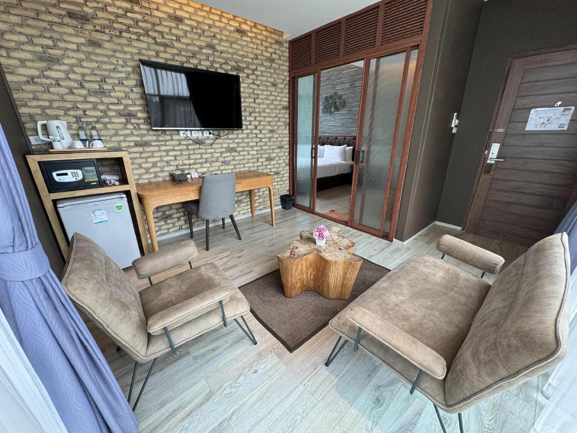 La Isla Pranburi Beach Resort Sam Roi Yot Esterno foto