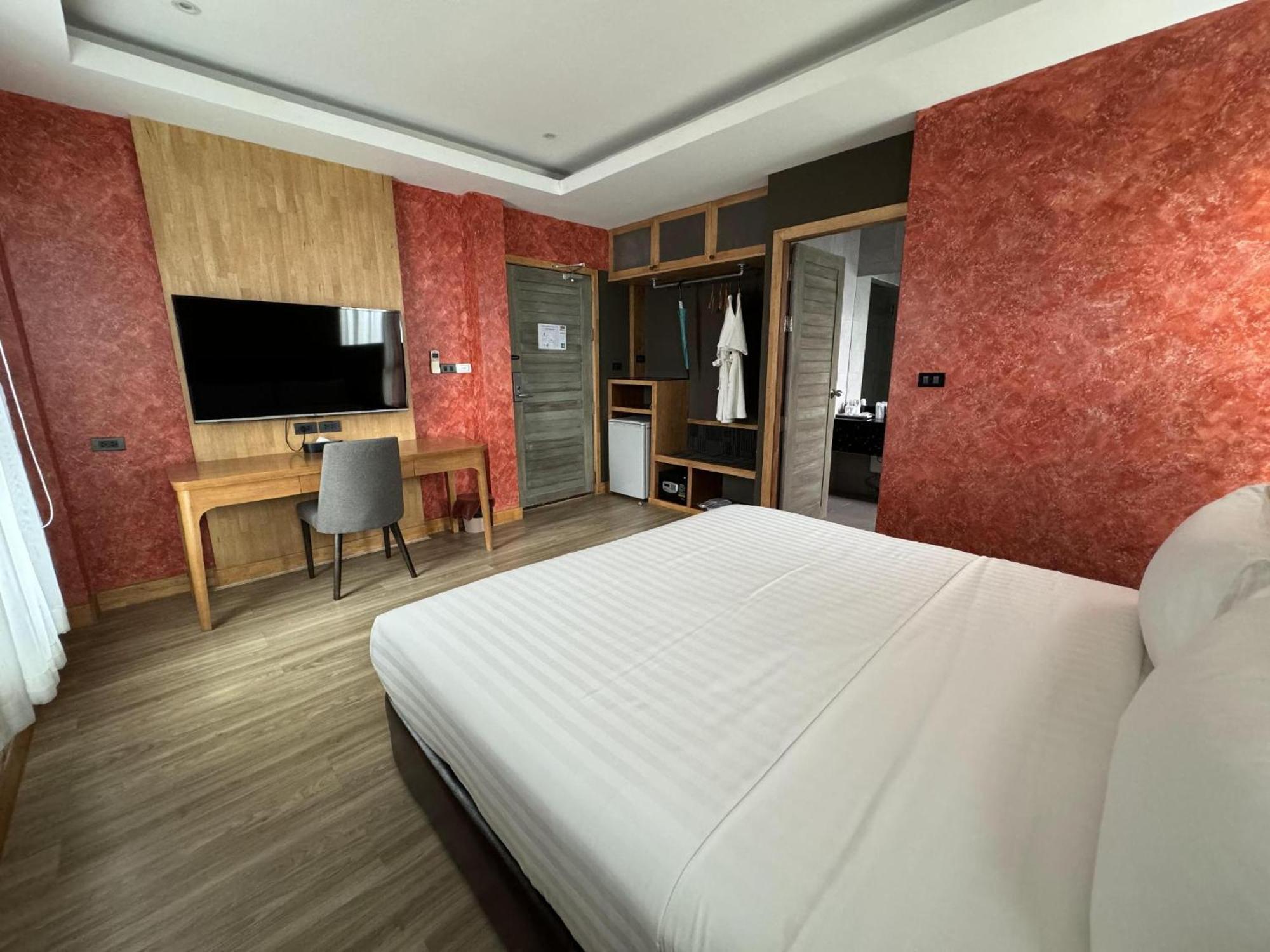 La Isla Pranburi Beach Resort Sam Roi Yot Esterno foto