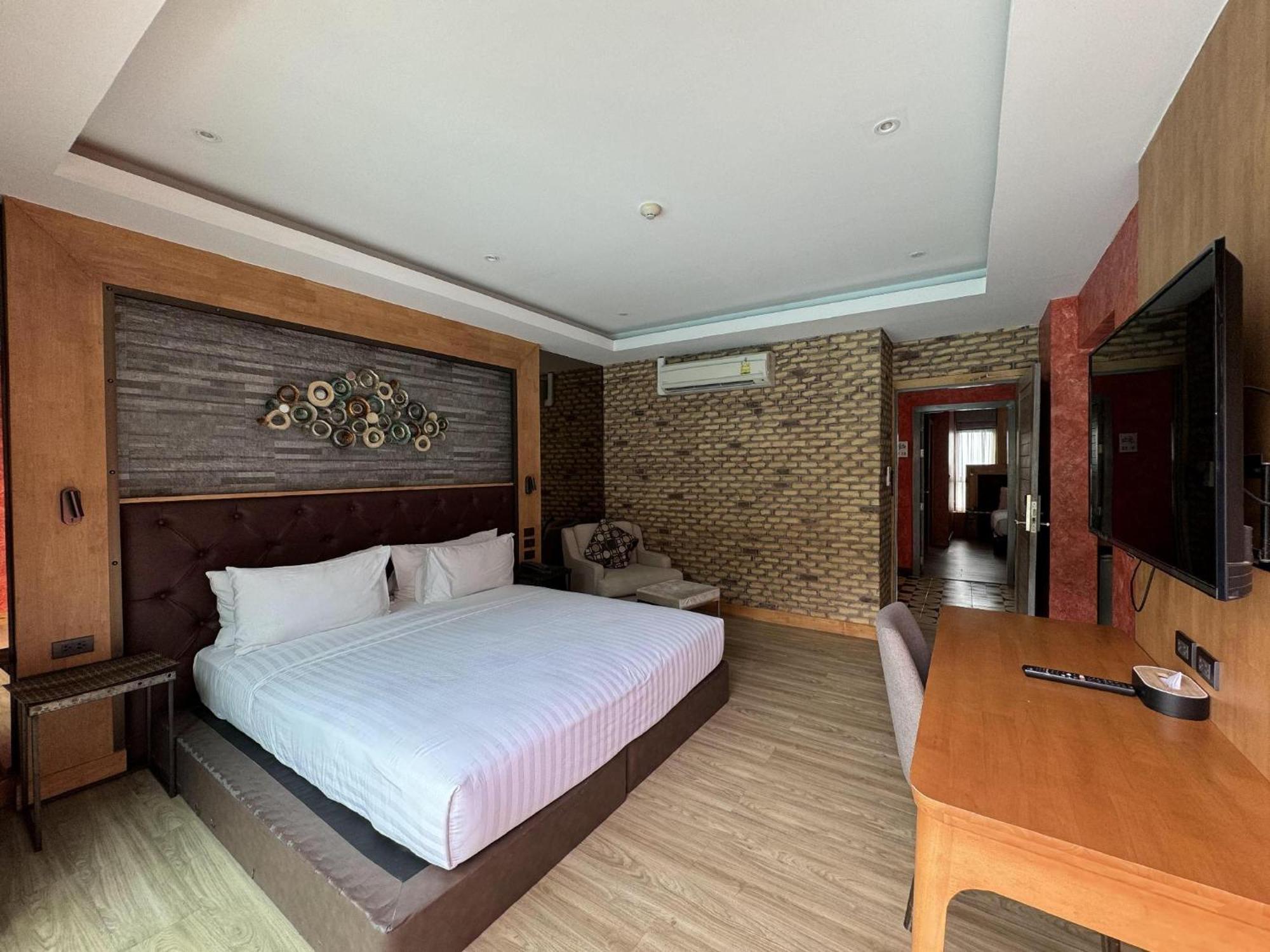 La Isla Pranburi Beach Resort Sam Roi Yot Esterno foto