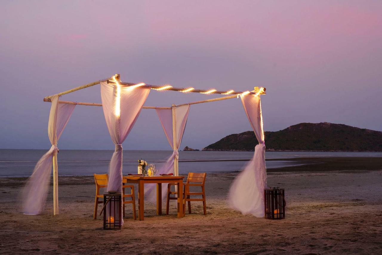 La Isla Pranburi Beach Resort Sam Roi Yot Esterno foto