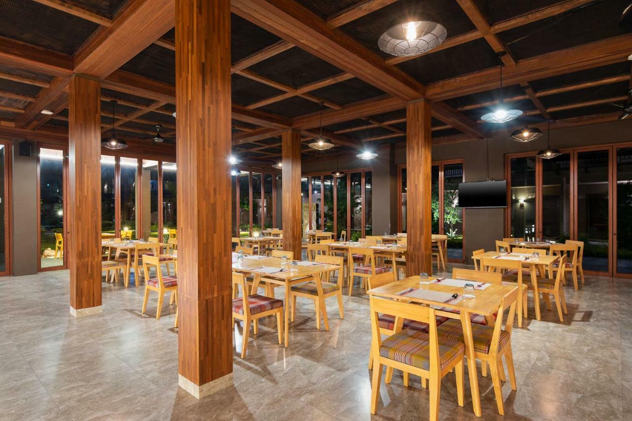 La Isla Pranburi Beach Resort Sam Roi Yot Esterno foto