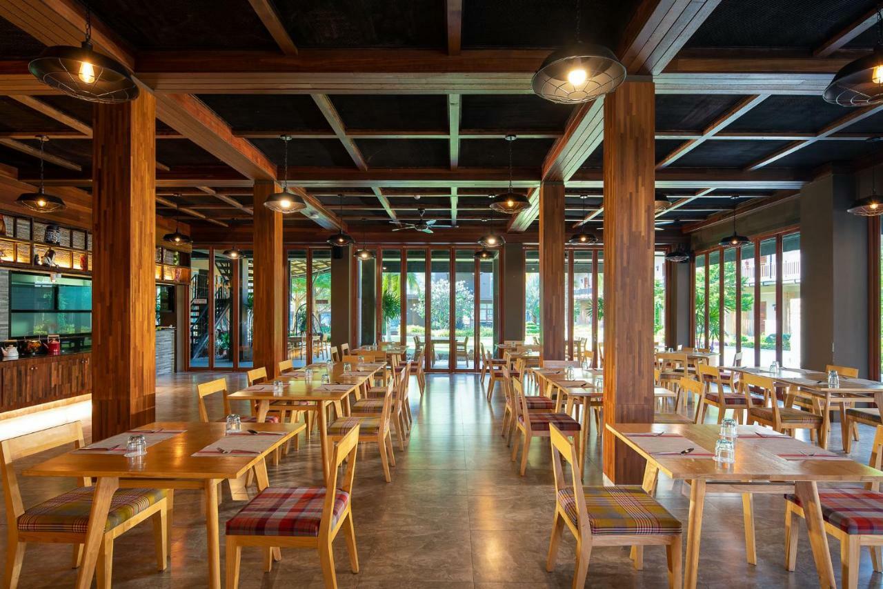 La Isla Pranburi Beach Resort Sam Roi Yot Esterno foto