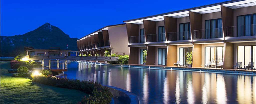 La Isla Pranburi Beach Resort Sam Roi Yot Esterno foto
